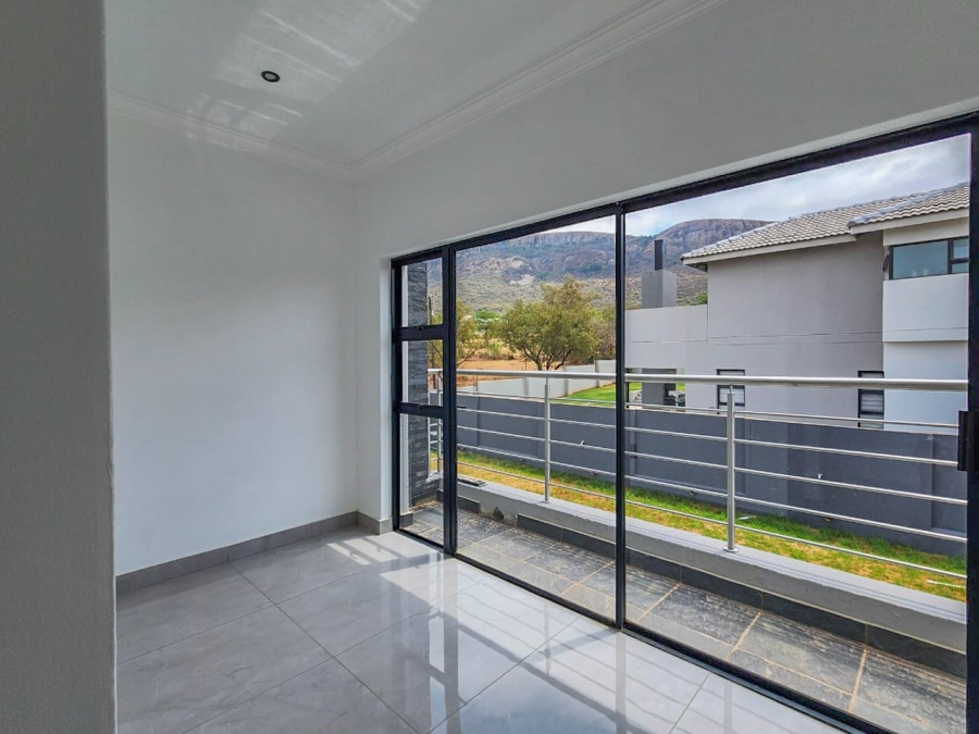 To Let 5 Bedroom Property for Rent in Melodie North West